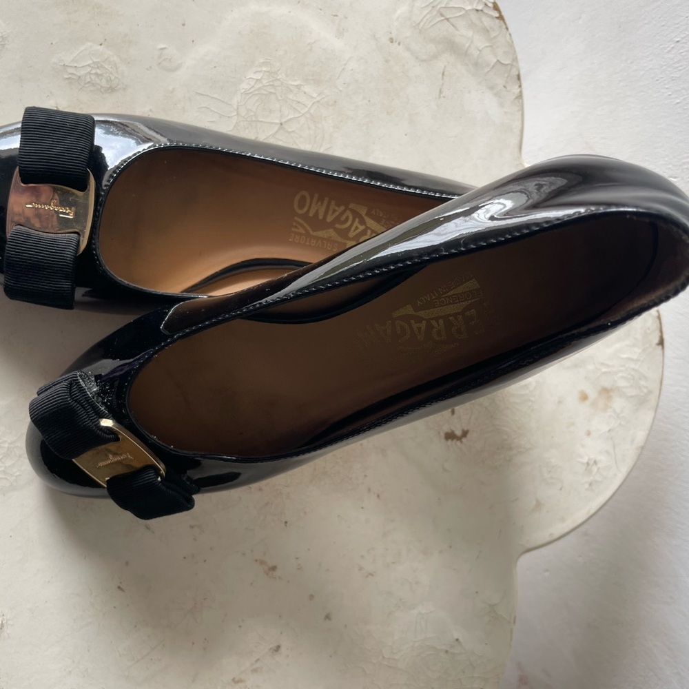 ⭐️AUTHENTIC ⭐️Salvatore Ferragamo - Picture 6 of 10